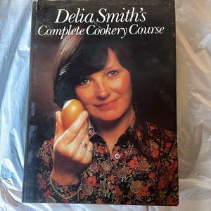 Vtg cookbook. Before Nigella there was British Delia Smith. Used good condition